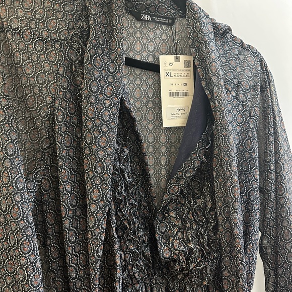 Zara romper with gold threads - Picture 3 of 4